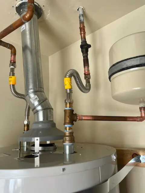 Water heater installation and plumbing repair in Pittsburg